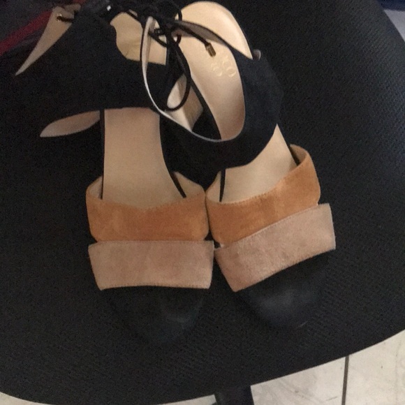 Shoes - Picture 3 of 8